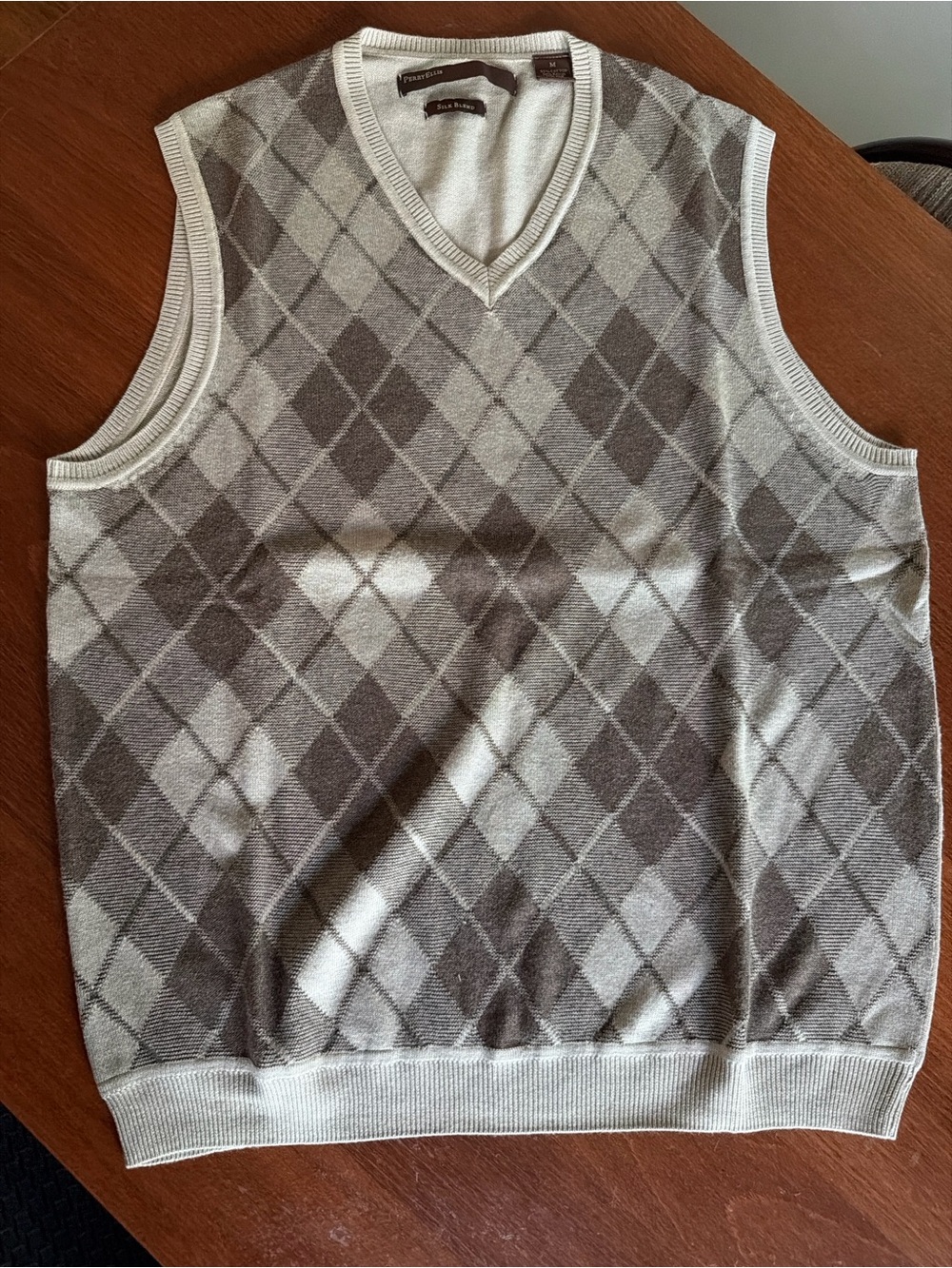 Perry Ellis Silk Blend Argyle Sweater Vest Men’s Medium